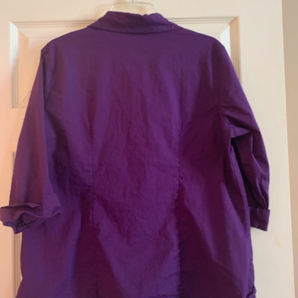 Button down blouse - Picture 2 of 3